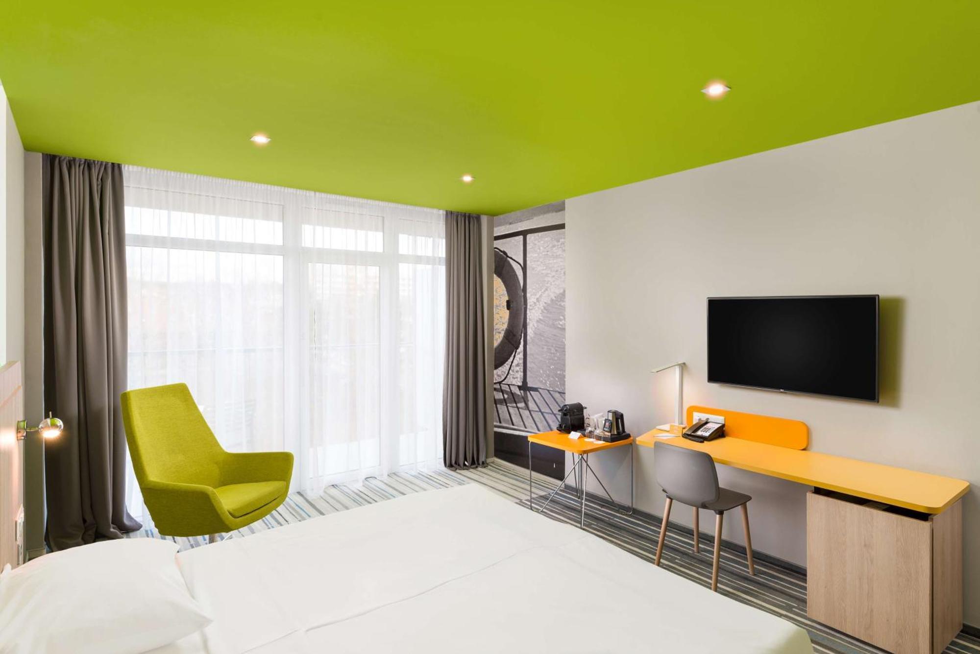 Park By Radisson & 4*